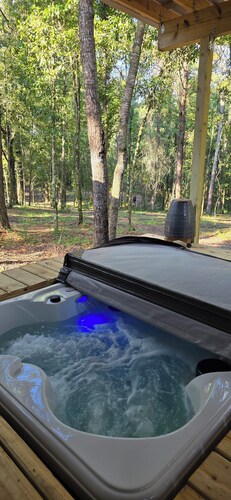 Serene 2-bedroom Tiny house with AC in the Woods in Sumrall