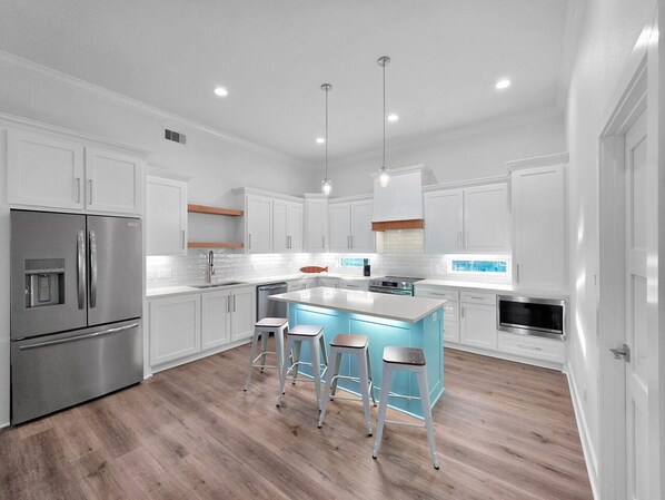 Fridge, microwave, dishwasher, coffee/tea maker