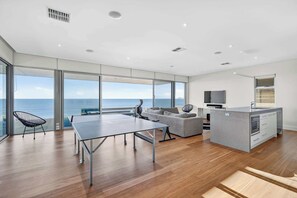 TV, video games, offices - 7 Boomer Drive, Port Elliot (Port Elliot)