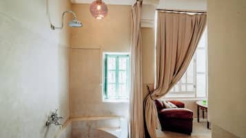Chambre Musique | Shower kamar mandi