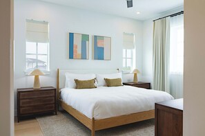 6 bedrooms, iron/ironing board, WiFi, bed sheets