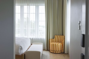 6 habitaciones, tabla de planchar con plancha, wifi y ropa de cama