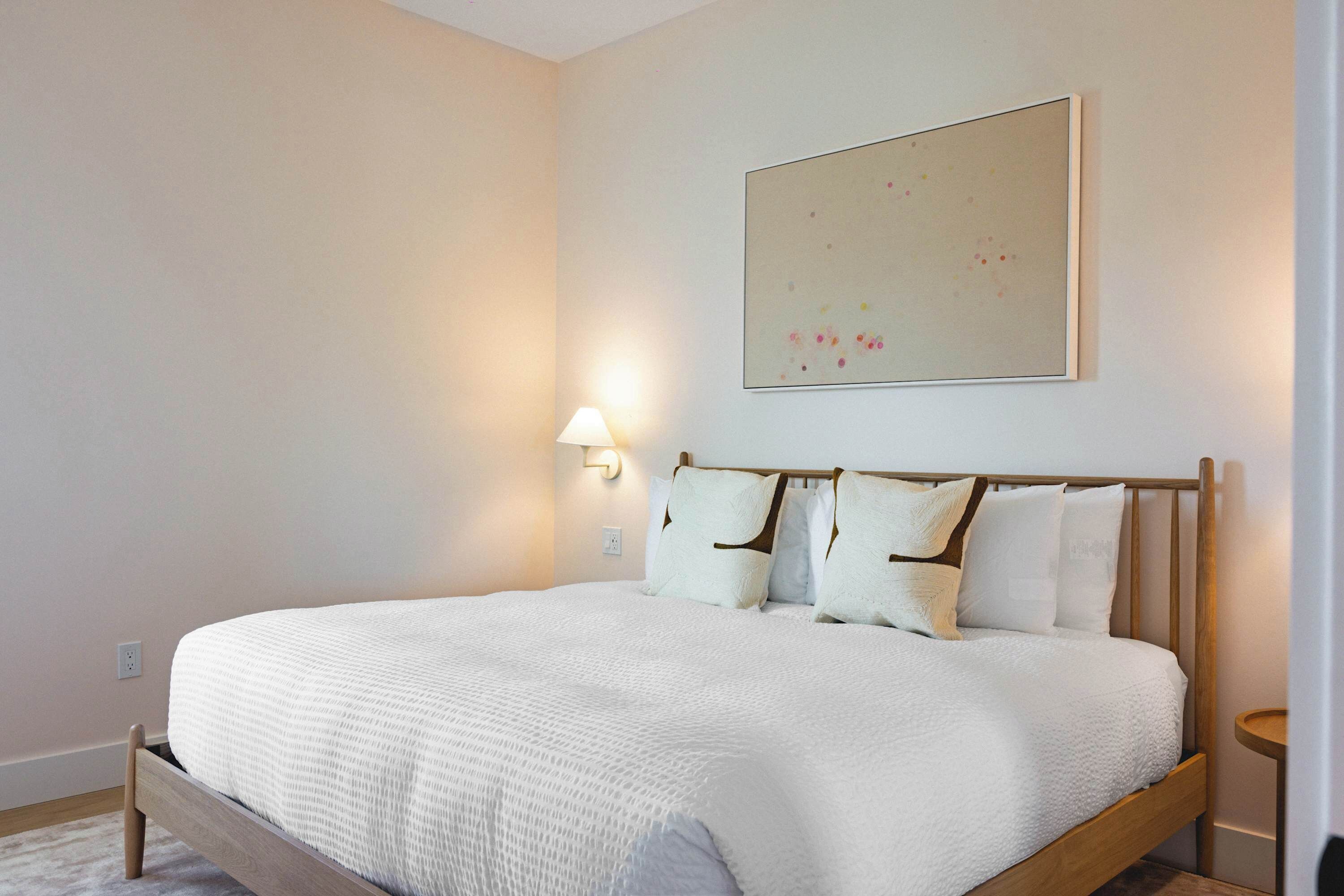 8 habitaciones, tabla de planchar con plancha, wifi y ropa de cama 