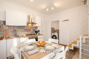 Dining - Seagull 7 - Cozy Ground-Floor Apartment (Bari)