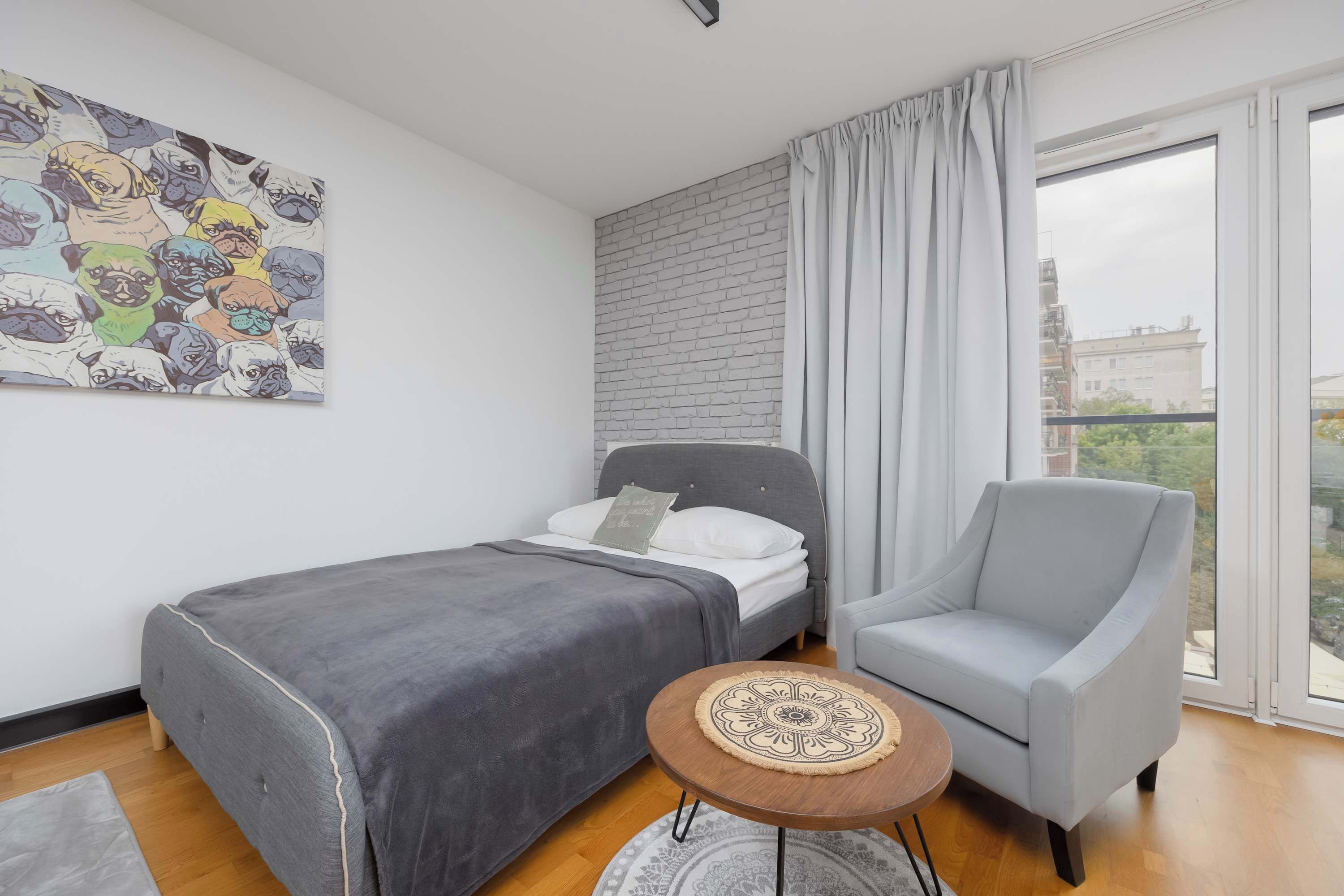 1 sovrum, skrivbord, strykjärn/strykbräda och wi-fi