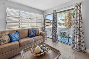 TV, offices - Winter Rates! Miramar Beach Oasis (Miramar Beach)