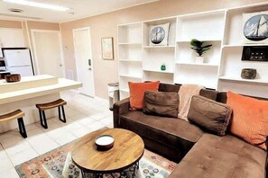 House, 3 Bedrooms | Living area