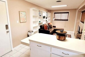 House, 3 Bedrooms | Living area