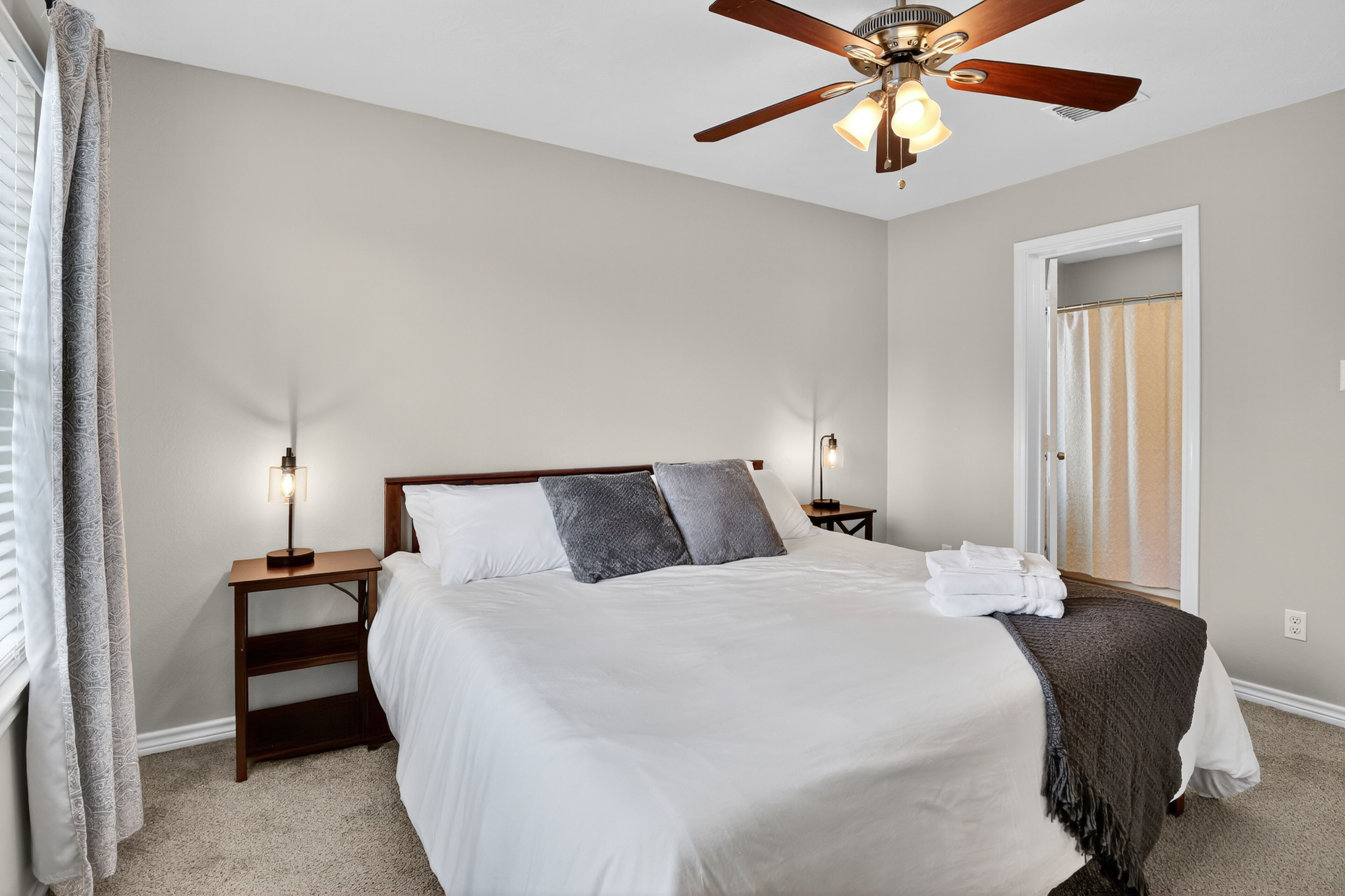 House, 4 Bedrooms | 4 bedrooms, laptop workspace, iron/ironing board, free WiFi