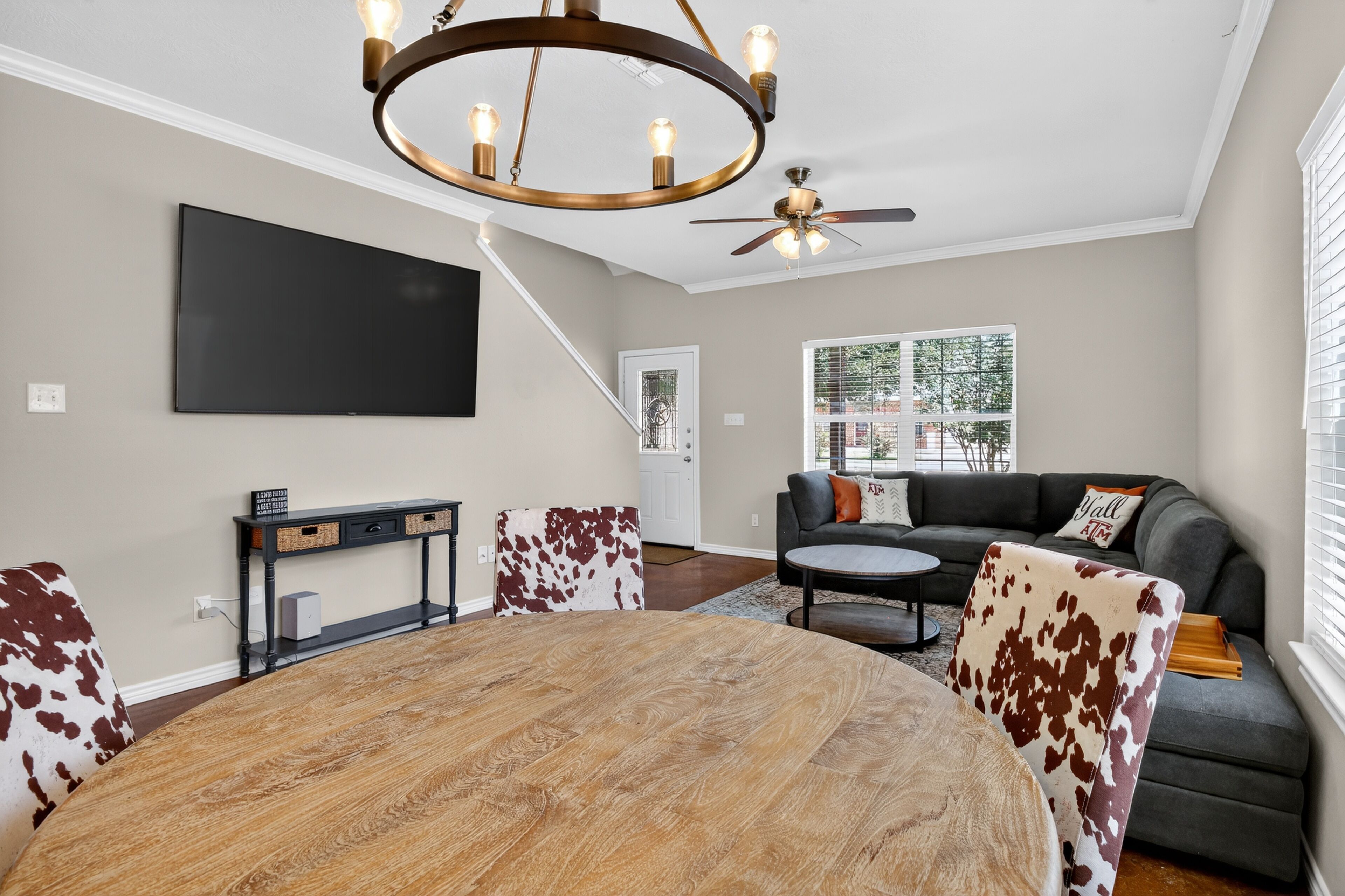 Rumah, 4 kamar tidur | Area keluarga | Smart TV dan layanan streaming