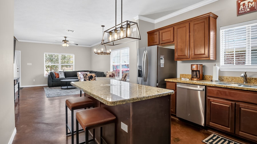 Game Day Getaway Near Texas A&m 4 Bedroom Home