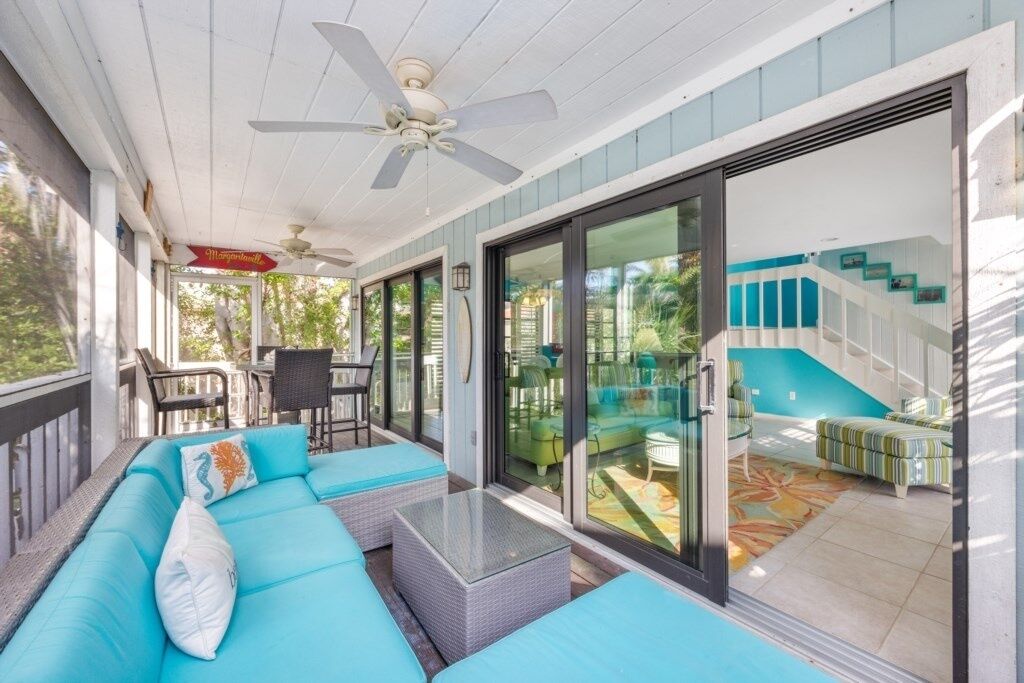 Condo, 2 Bedrooms | Living area