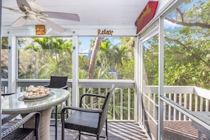Condo, 2 habitaciones | Restaurante al aire libre