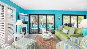 Condo, 2 Bedrooms | Living area