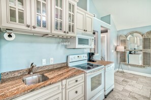 Appart'hôtel, 1 chambre | Cuisine privée | Réfrigérateur, four, cafetière/bouilloire, grille-pain