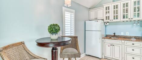 Condo, 1 Bedroom | Interior