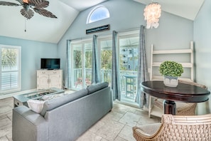 Condo, 1 Bedroom | Living area