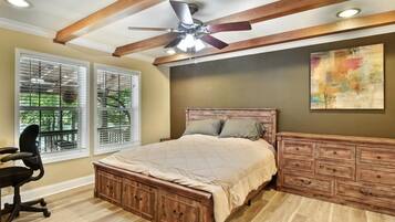 Cabin, 3 Bedrooms | 3 bedrooms, laptop workspace, free WiFi