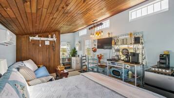 Cabin, 1 Bedroom | 1 bilik tidur, ruang kerja komputer riba, Wi-fi percuma