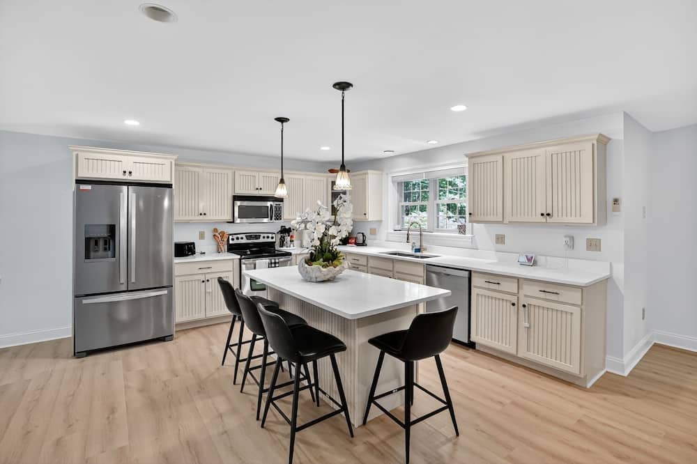 Gray Woodland Escape Golf, Pool & Cinema 5 Bedroom Home - Lewiston, ME