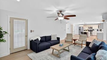 Maison, 5 chambres | Coin séjour | TV connectée, services de streaming