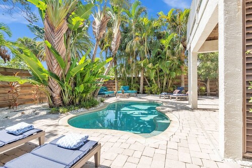 Hammock In The Sun 3 Bedroom Home