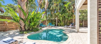 Hammock In The Sun 3 Bedroom Home