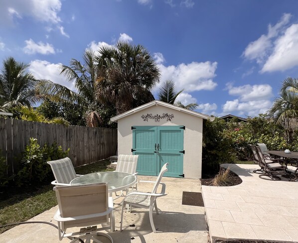 House, 3 Bedrooms | Outdoor dining