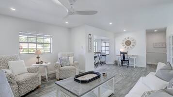 Rumah, 3 kamar tidur | Area keluarga | Smart TV