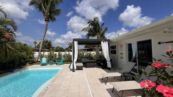 Rumah, 3 kamar tidur | Kolam renang | Sebuah kolam renang air hangat