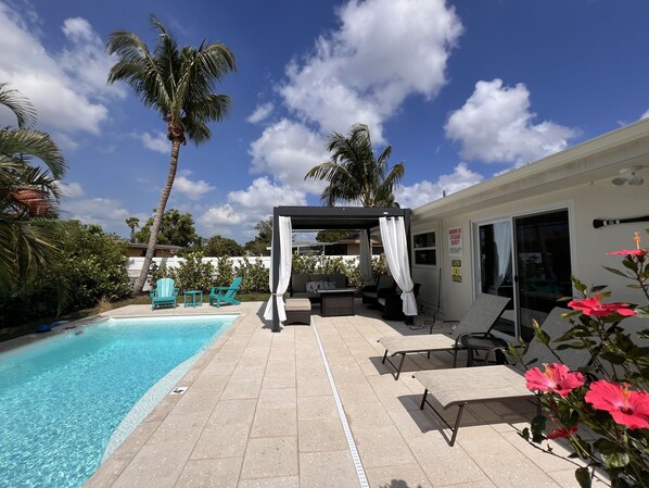 House, 3 Bedrooms | Pool - Luxury Pool Dog Friendly Central To Naples And Marco Island By Sky Run Naples 3 Bedroom Home (Naples)