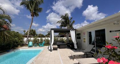 Luxury Pool Dog Friendly Central To Naples And Marco Island By Sky Run Naples 3 Bedroom Home