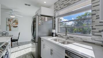 Rumah, 3 kamar tidur | Dapur pribadi | Lemari es, oven, mesin pembuat kopi/teh, dan pemanggang roti