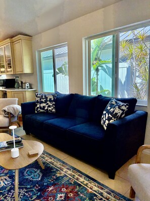 منزل - ٣ غرف نوم | منطقة المعيشة | تلفزيون ذكي