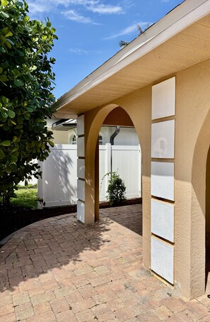 House, 3 Bedrooms | Property grounds