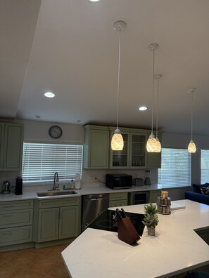 منزل - ٣ غرف نوم | مطبخ خاص | ثلاجة، فرن، ماكينة لصنع القهوة/الشاي، محمصة خبز