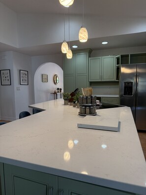 House, 3 Bedrooms | Private kitchen
