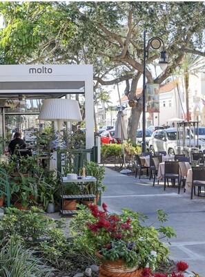 Casa, 3 habitaciones | Restaurante al aire libre