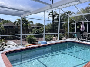 House, 4 Bedrooms | Pool