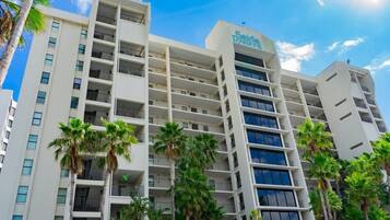Condo, 2 quartos | Fachada