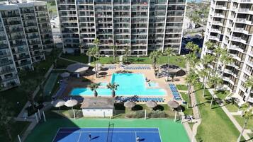 Condo, 2 Bedrooms | Exterior