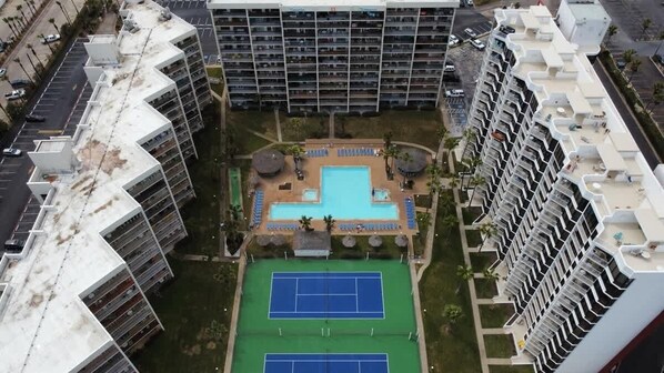 Condo, 2 Bedrooms | Exterior