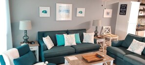 Condo, 2 Bedrooms | Living area
