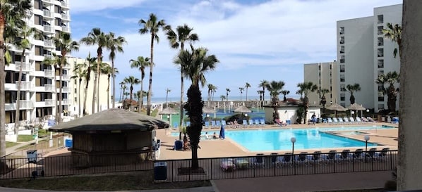 Condo, 2 chambres | Piscine | Piscine extérieure