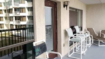Condo, 2 Bedrooms | Teres/patio