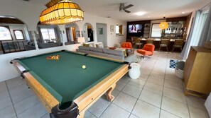 House, 4 Bedrooms | Games room - Fun Retro Island Vibe Sleeps 17 Beach 1 Block 4 Bedroom Home (South Padre Island)