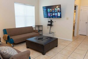 Apartment, 2 Schlafzimmer | Wohnbereich