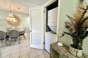 Condo, 2 Bedrooms | Interior