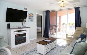 Condo, 2 habitaciones | Área de sala de estar