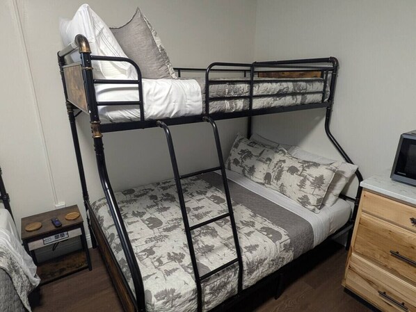 WiFi, bed sheets